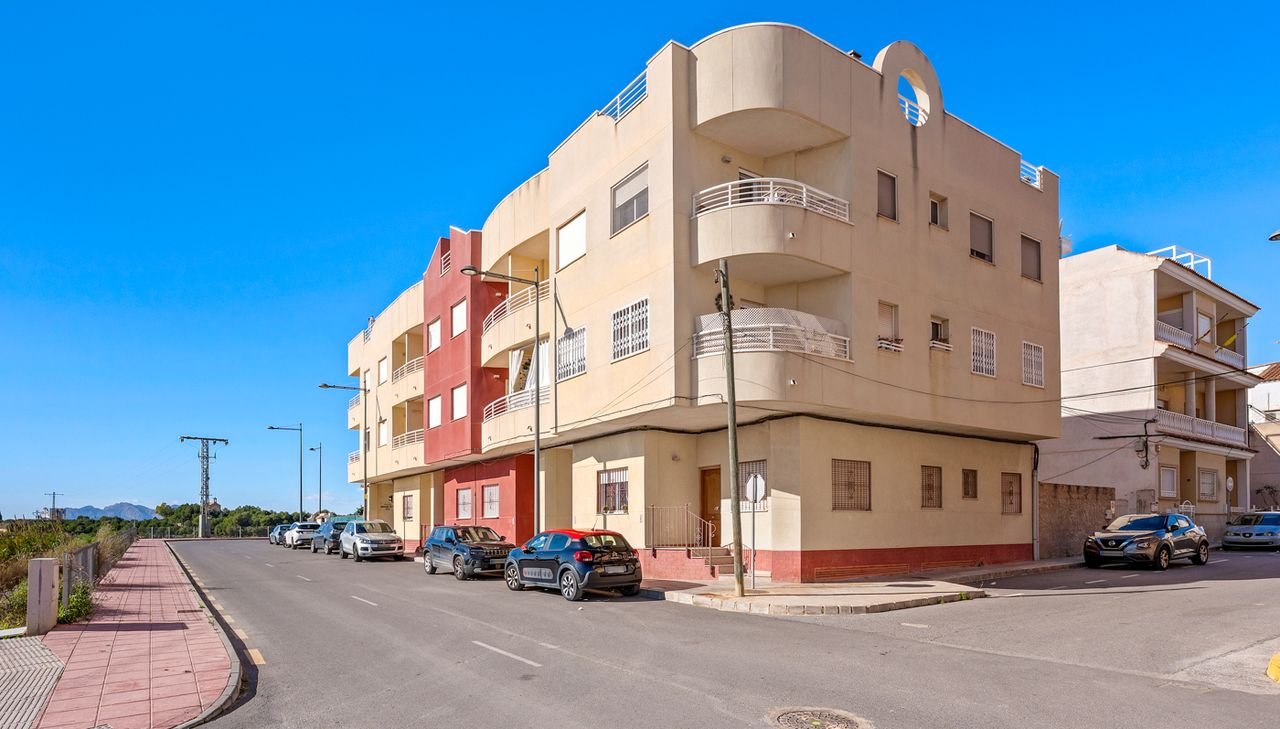 2 Bed Top Floor Apartment in Algorfa