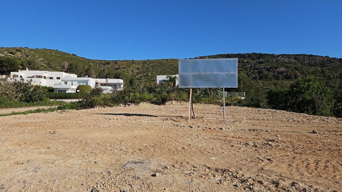 VL323895