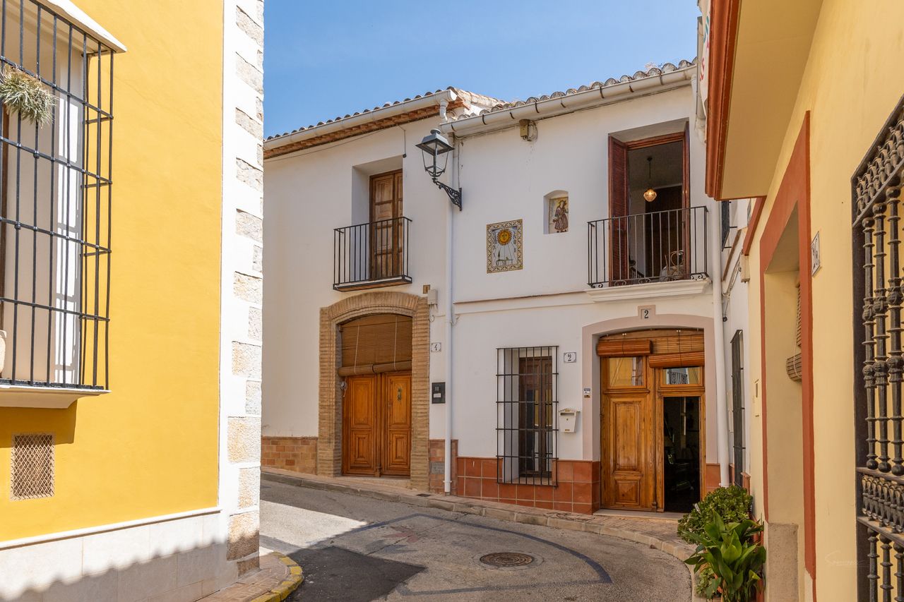 5 Bed Townhouse in Alcalali