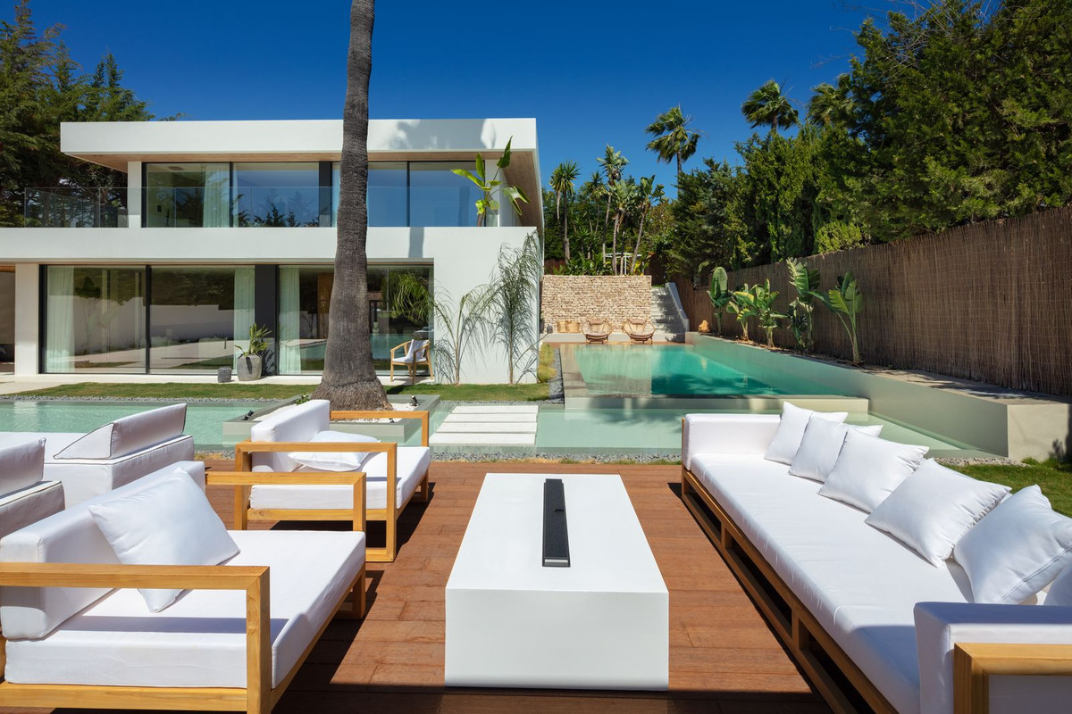 4 Bed Detached Villa in Marbella