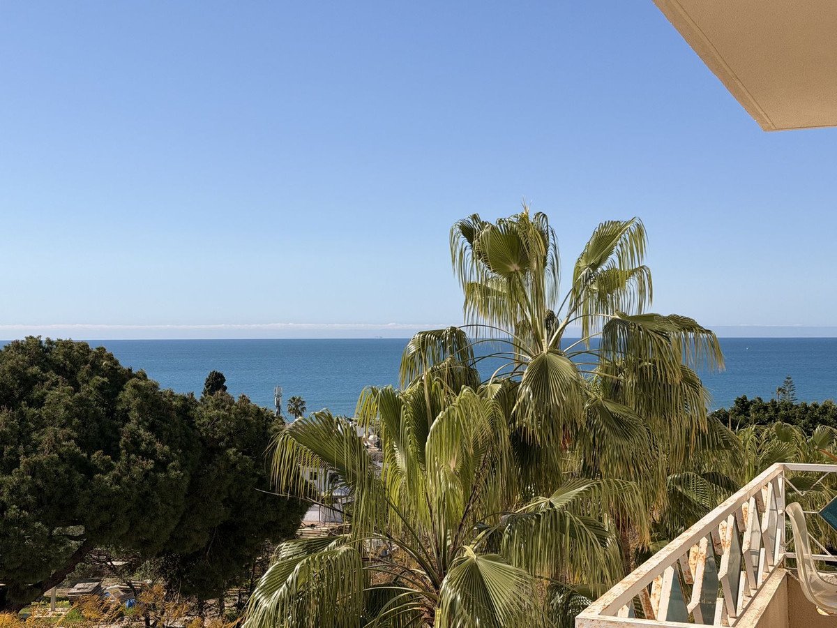 2 Bed Middle Floor Apartment in Costabella
