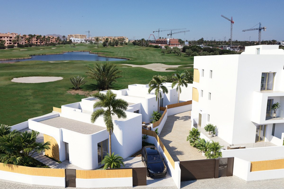 GOLDEN GREEN VILLAS