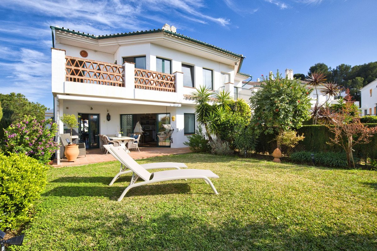 3 Bed Semi-Detached House in Miraflores