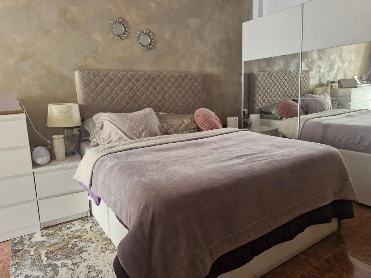 3 Bed Middle Floor Apartment in Las Flores