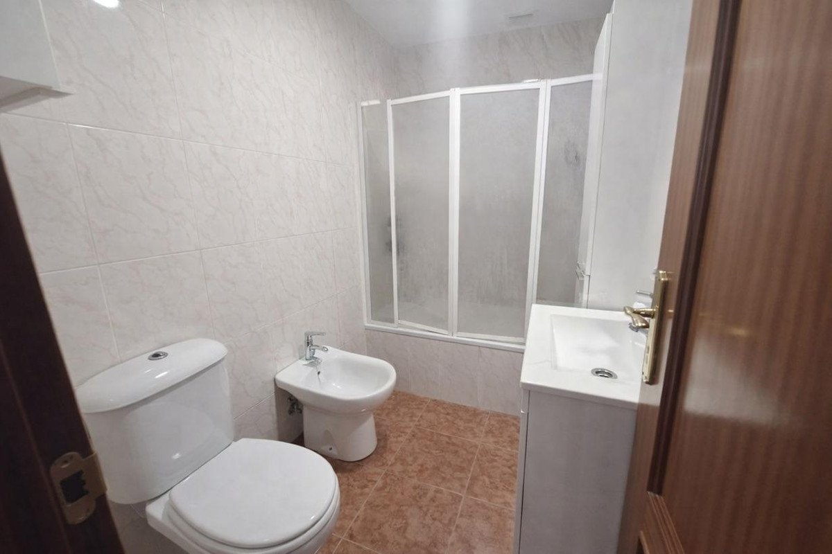 3 Bed Middle Floor Apartment in Las Flores