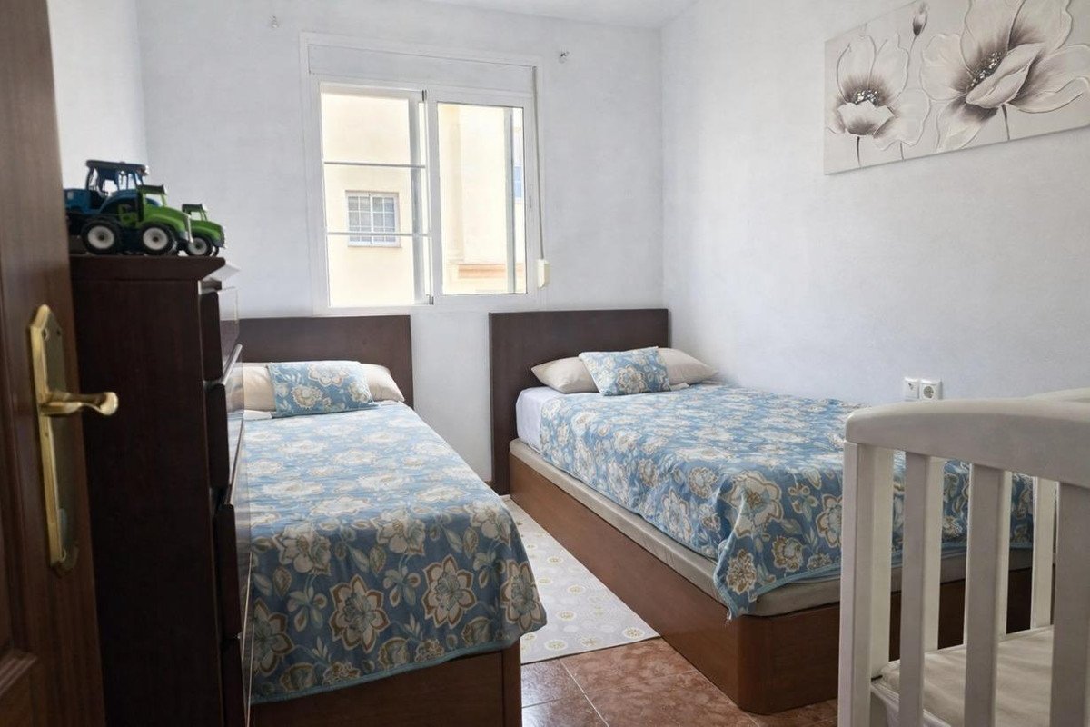3 Bed Middle Floor Apartment in Las Flores
