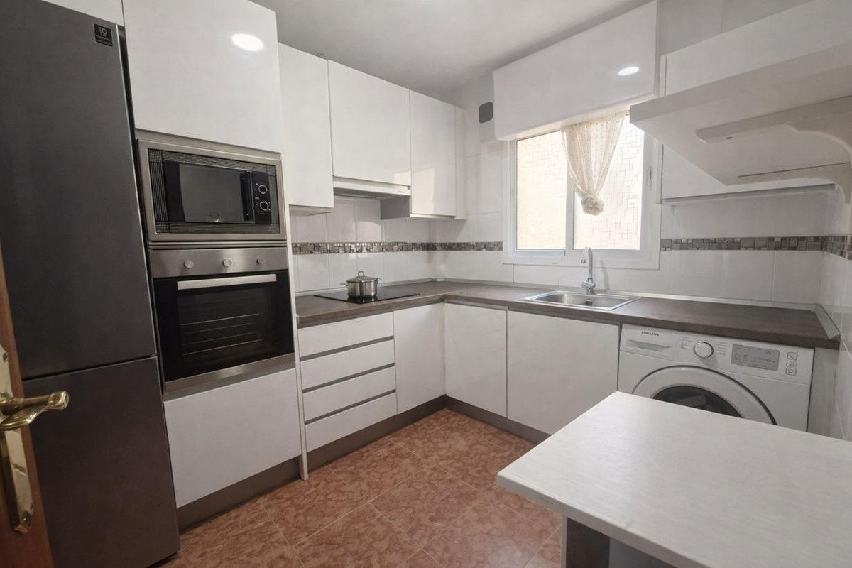 3 Bed Middle Floor Apartment in Las Flores