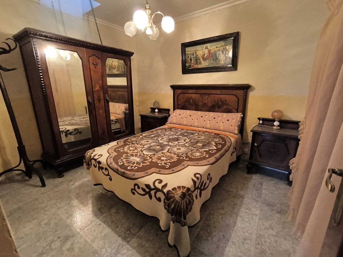 6 Bed Townhouse in Yecla