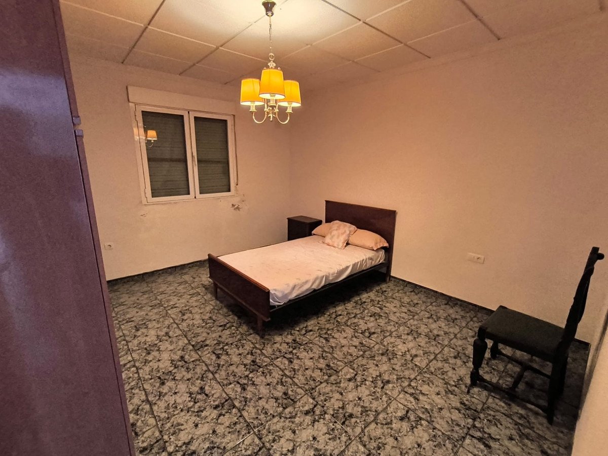 6 Bed Townhouse in Yecla