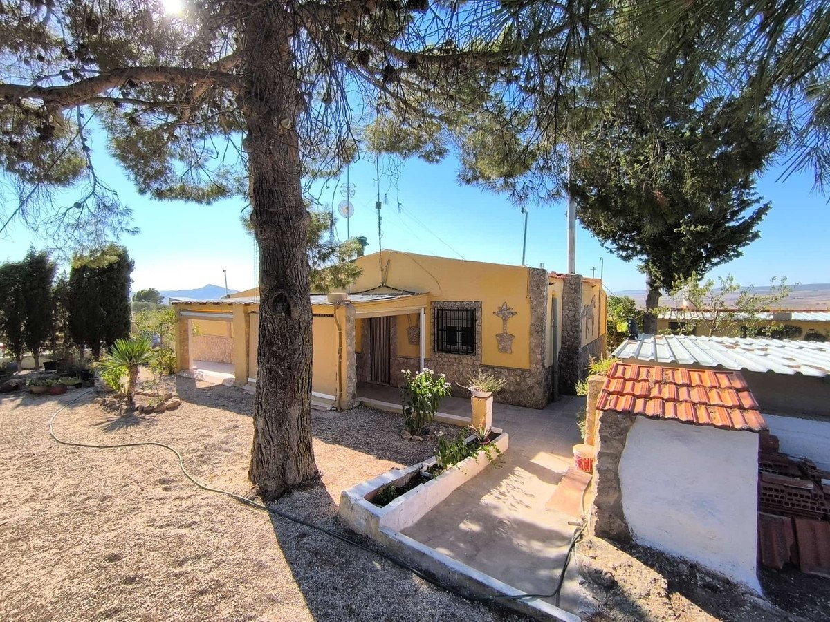 3 Bed Detached Villa in Yecla