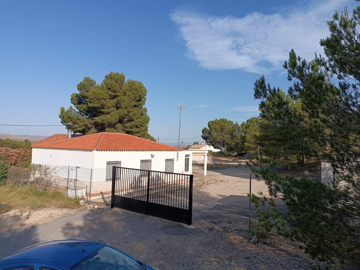 3 Bed Detached Villa in Yecla