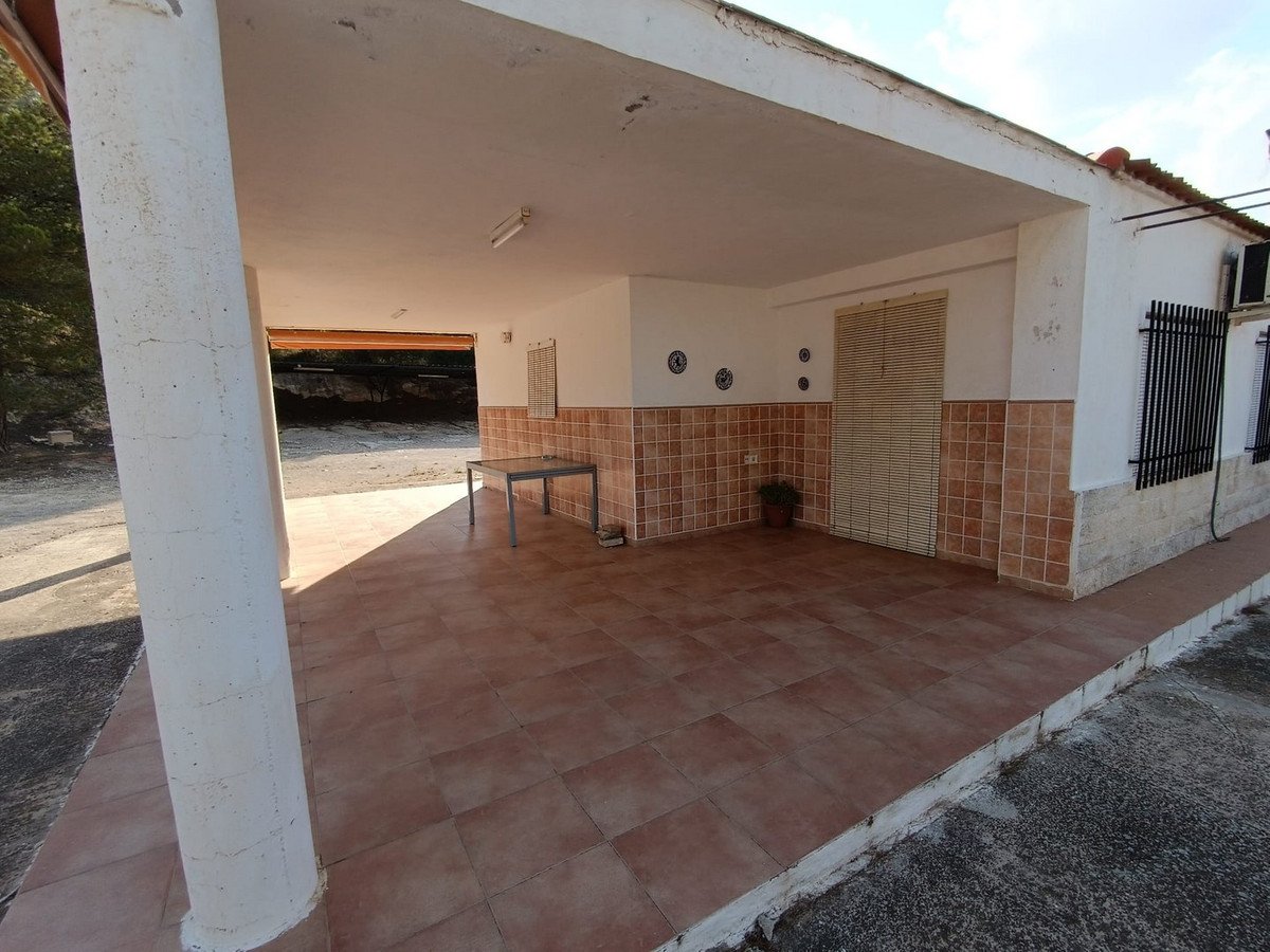 3 Bed Detached Villa in Yecla