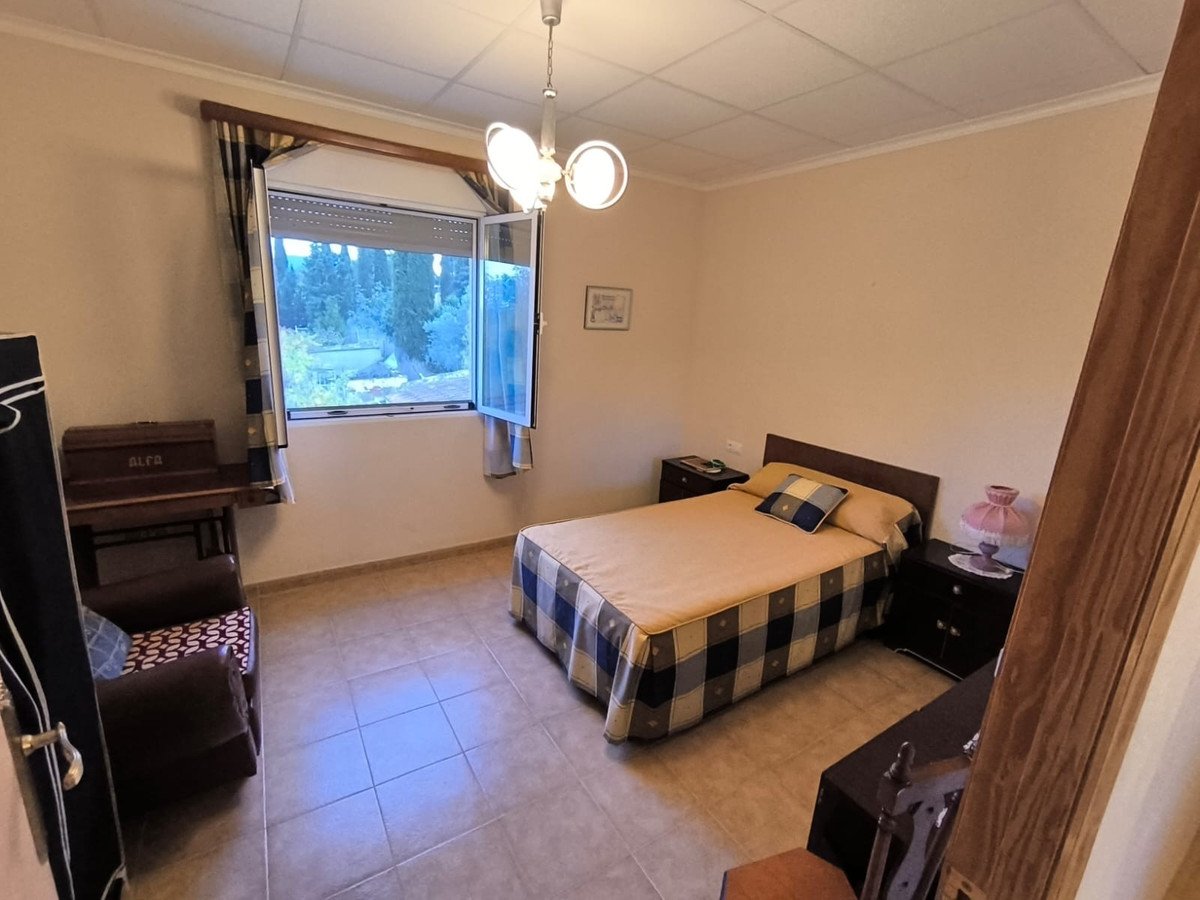 6 Bed Detached Villa in Yecla