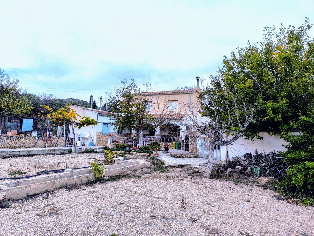 6 Bed Detached Villa in Yecla