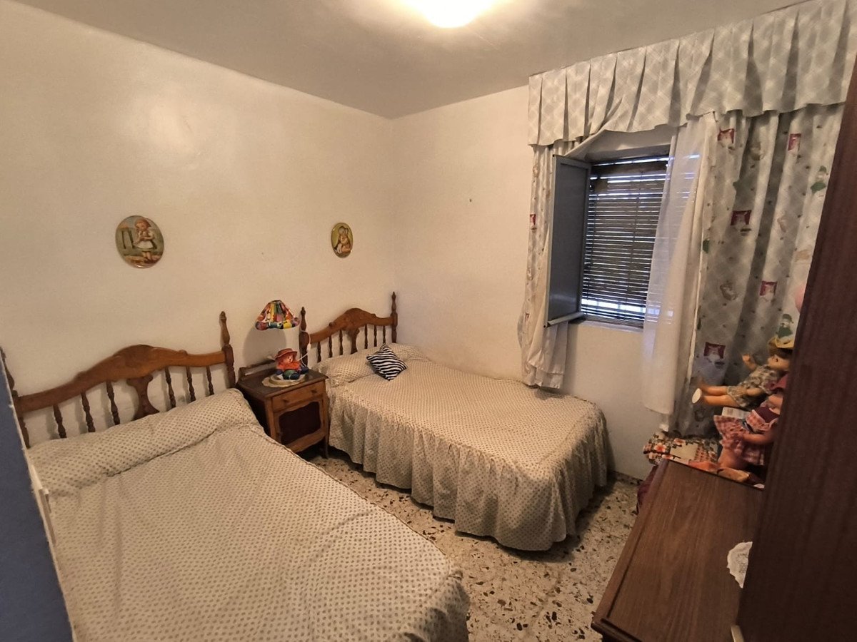6 Bed Detached Villa in Yecla