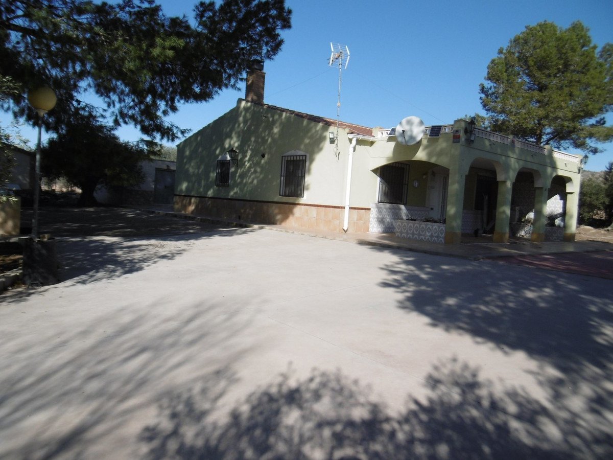 3 Bed Detached Villa in Yecla