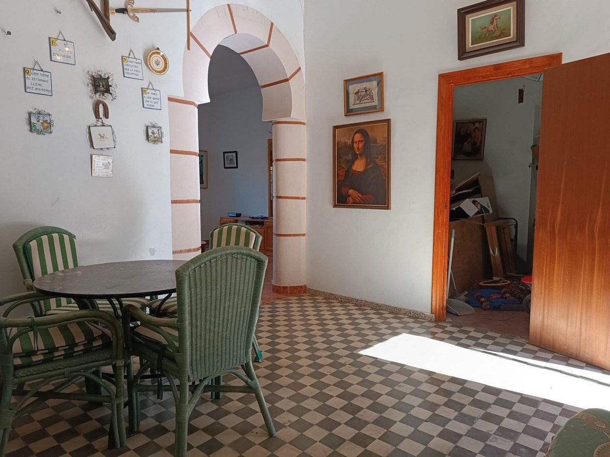 5 Bed Detached Villa in Yecla