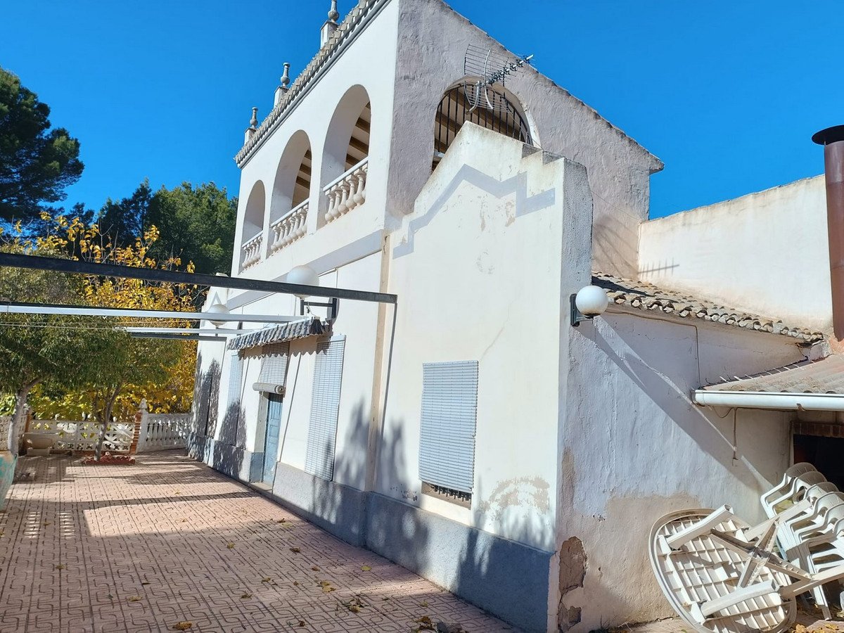 5 Bed Detached Villa in Yecla