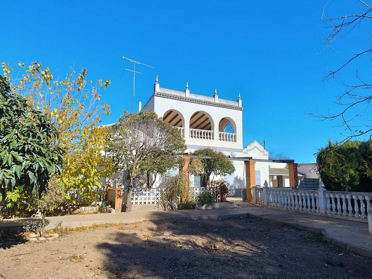 5 Bed Detached Villa in Yecla
