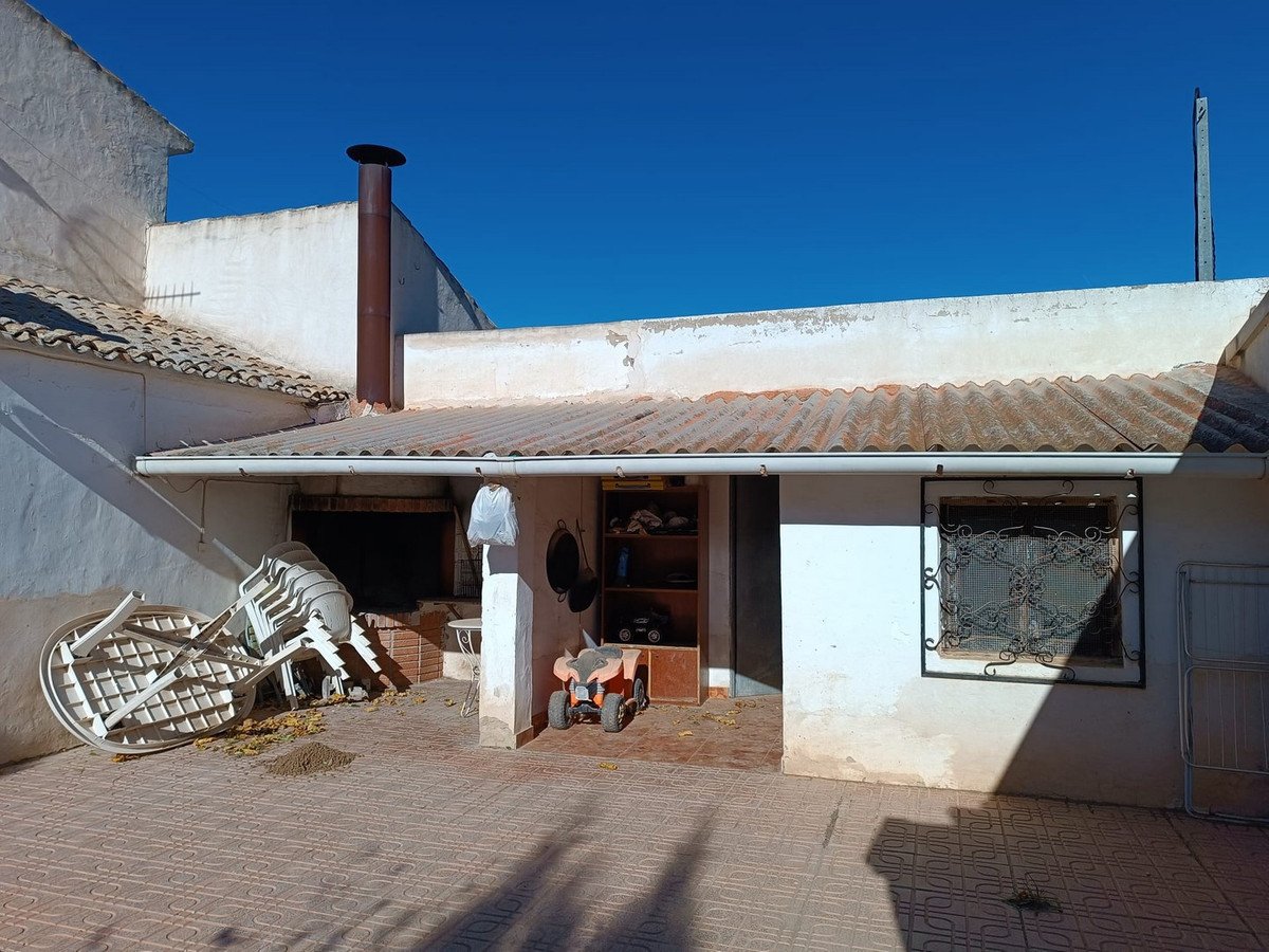 5 Bed Detached Villa in Yecla