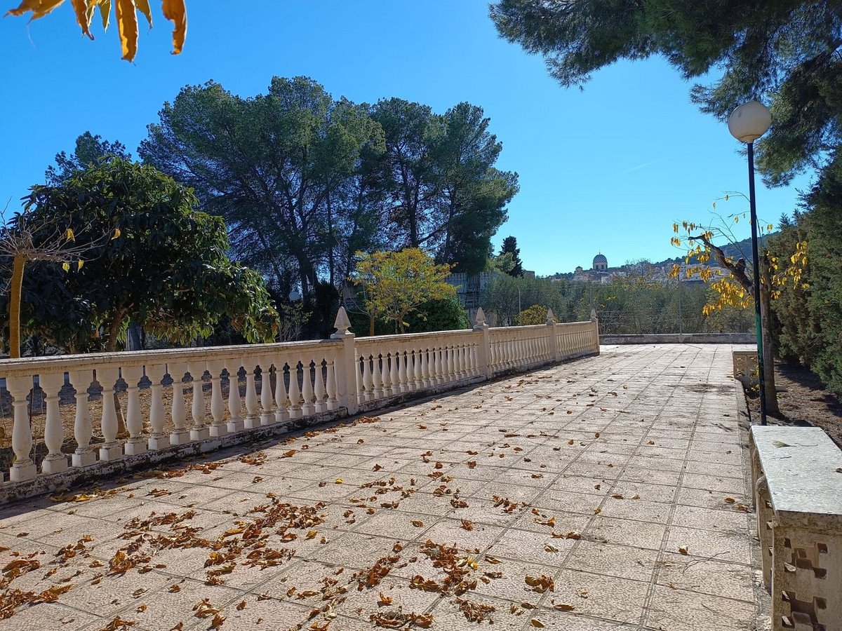 5 Bed Detached Villa in Yecla