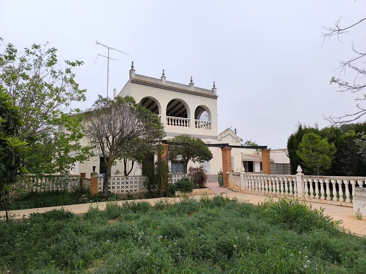 5 Bed Detached Villa in Yecla