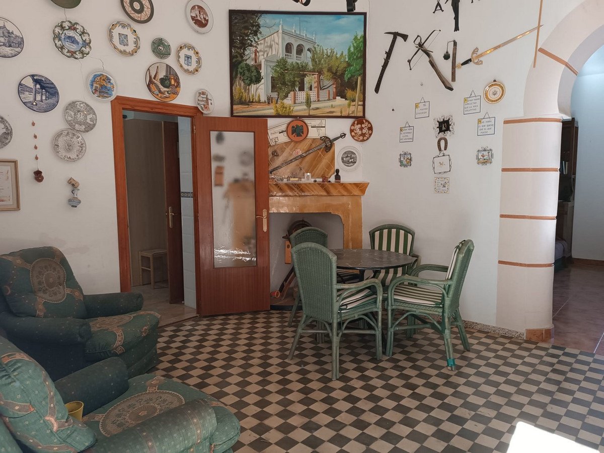 5 Bed Detached Villa in Yecla