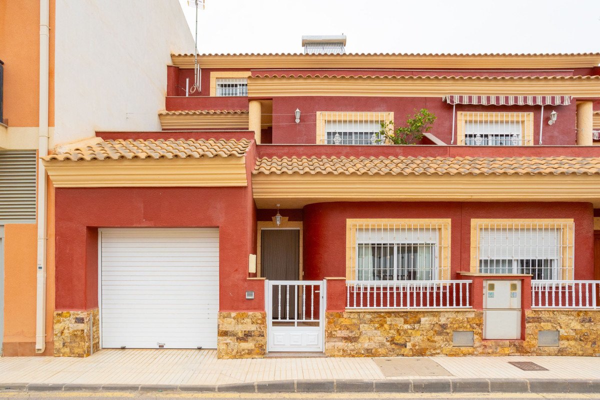 4 Bed Townhouse in Los Alcazares
