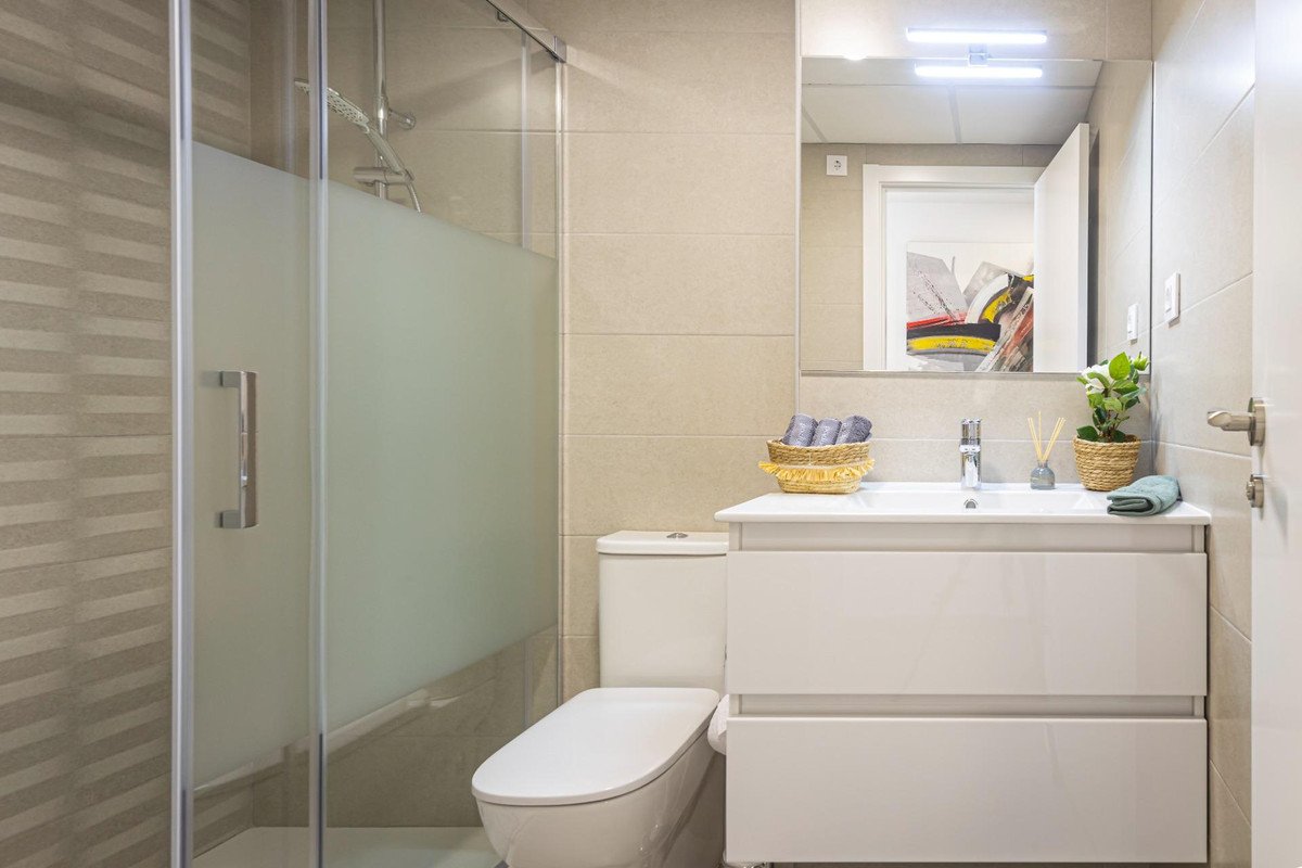 2 Bed Middle Floor Apartment in Los Alcazares
