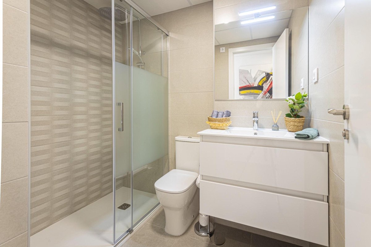 2 Bed Middle Floor Apartment in Los Alcazares