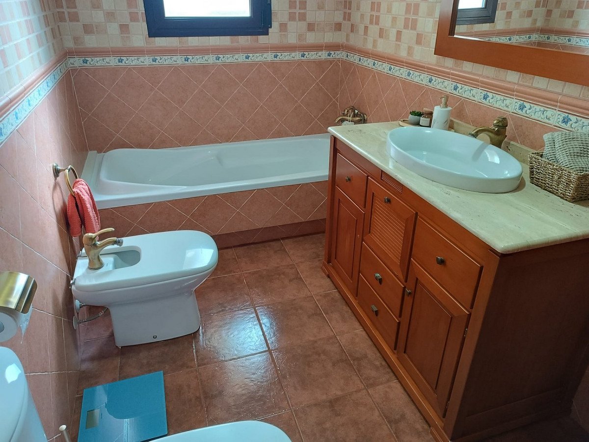5 Bed Detached Villa in Yecla