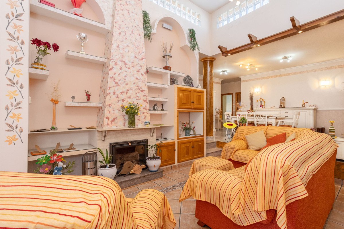 4 Bed Detached Villa in La Union