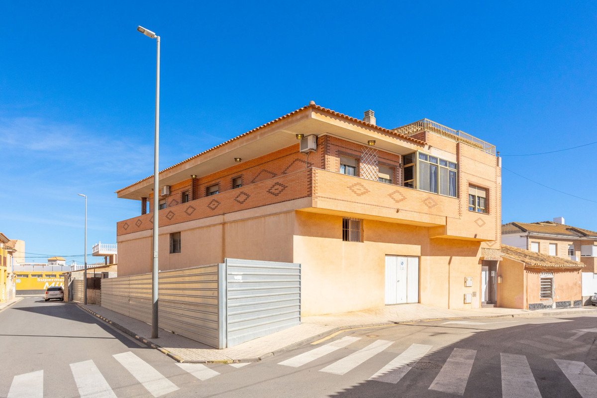 4 Bed Detached Villa in La Union