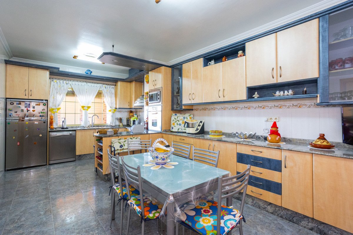 4 Bed Detached Villa in La Union