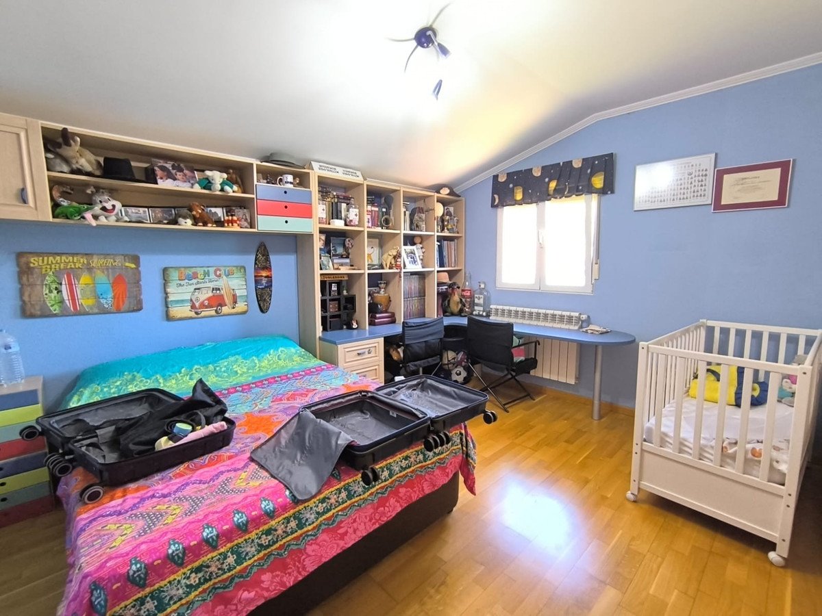 6 Bed Detached Villa in Yecla