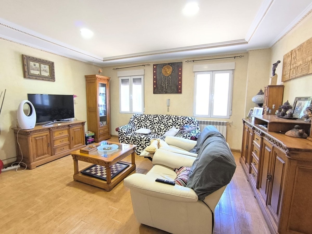 6 Bed Detached Villa in Yecla