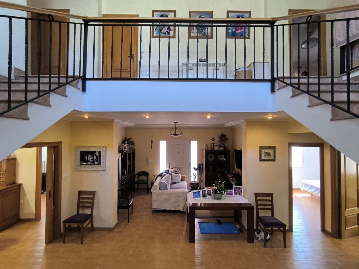 6 Bed Detached Villa in Yecla