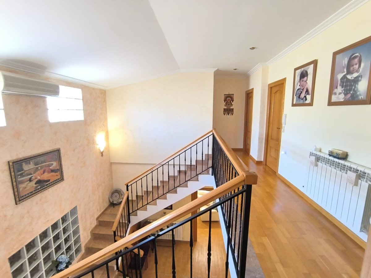 6 Bed Detached Villa in Yecla
