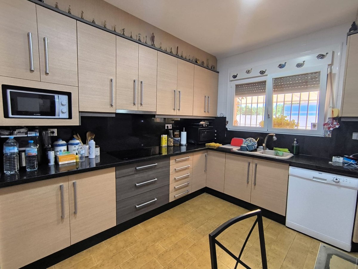 6 Bed Detached Villa in Yecla