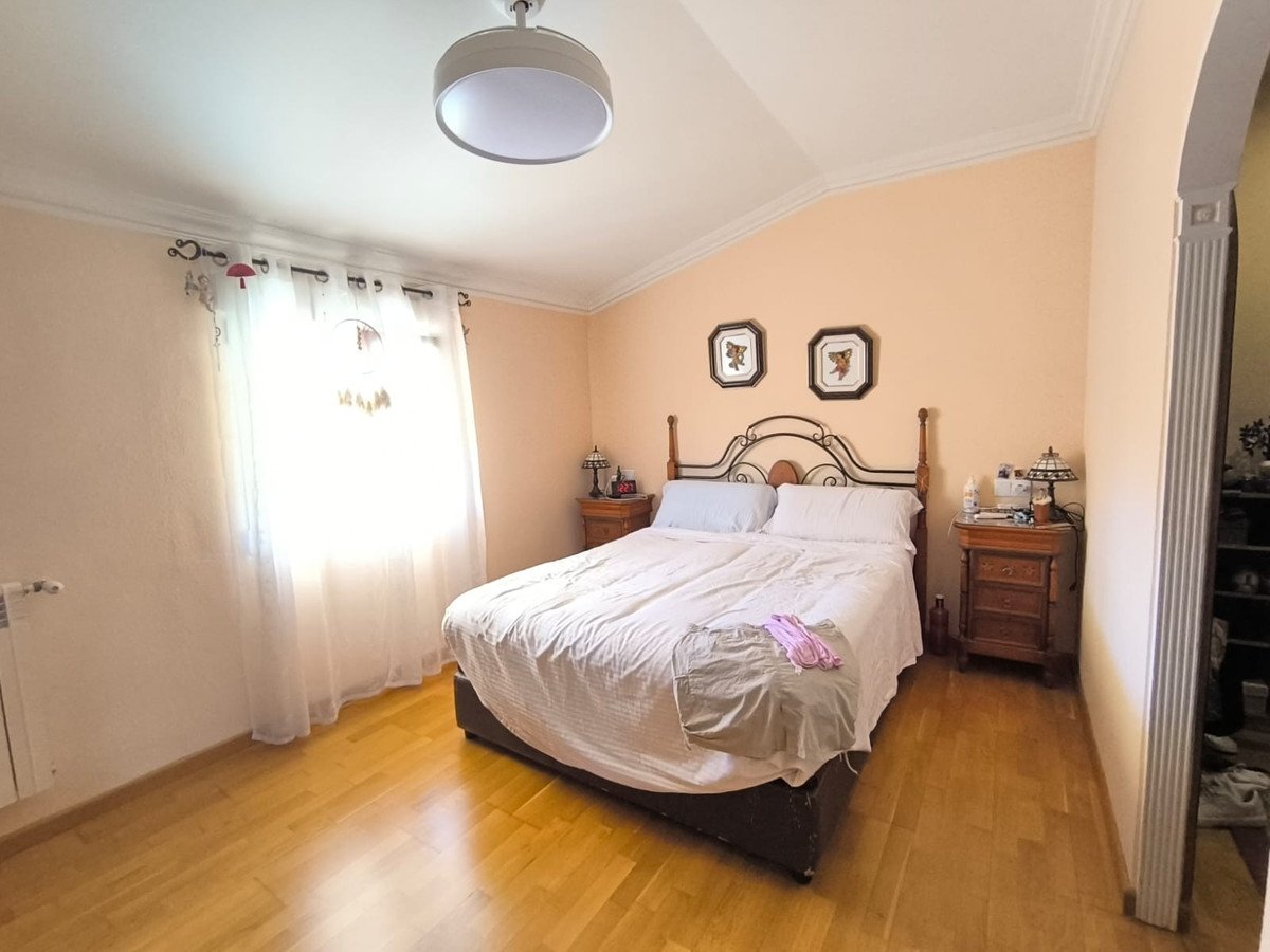 6 Bed Detached Villa in Yecla
