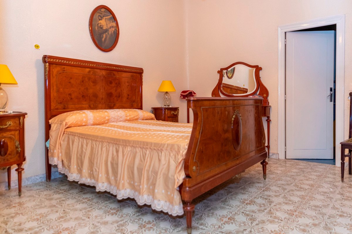 7 Bed Detached Villa in Yecla