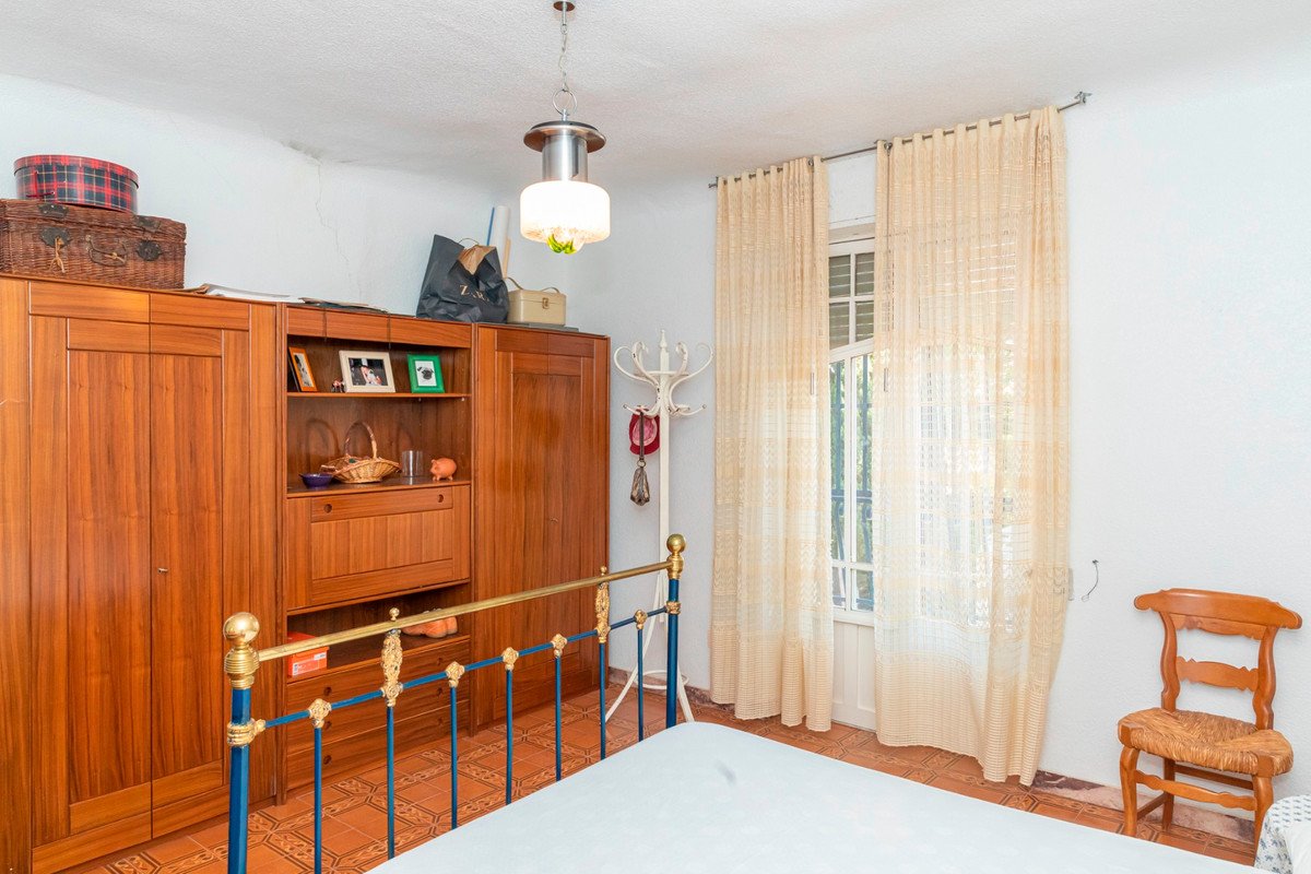 7 Bed Detached Villa in Yecla
