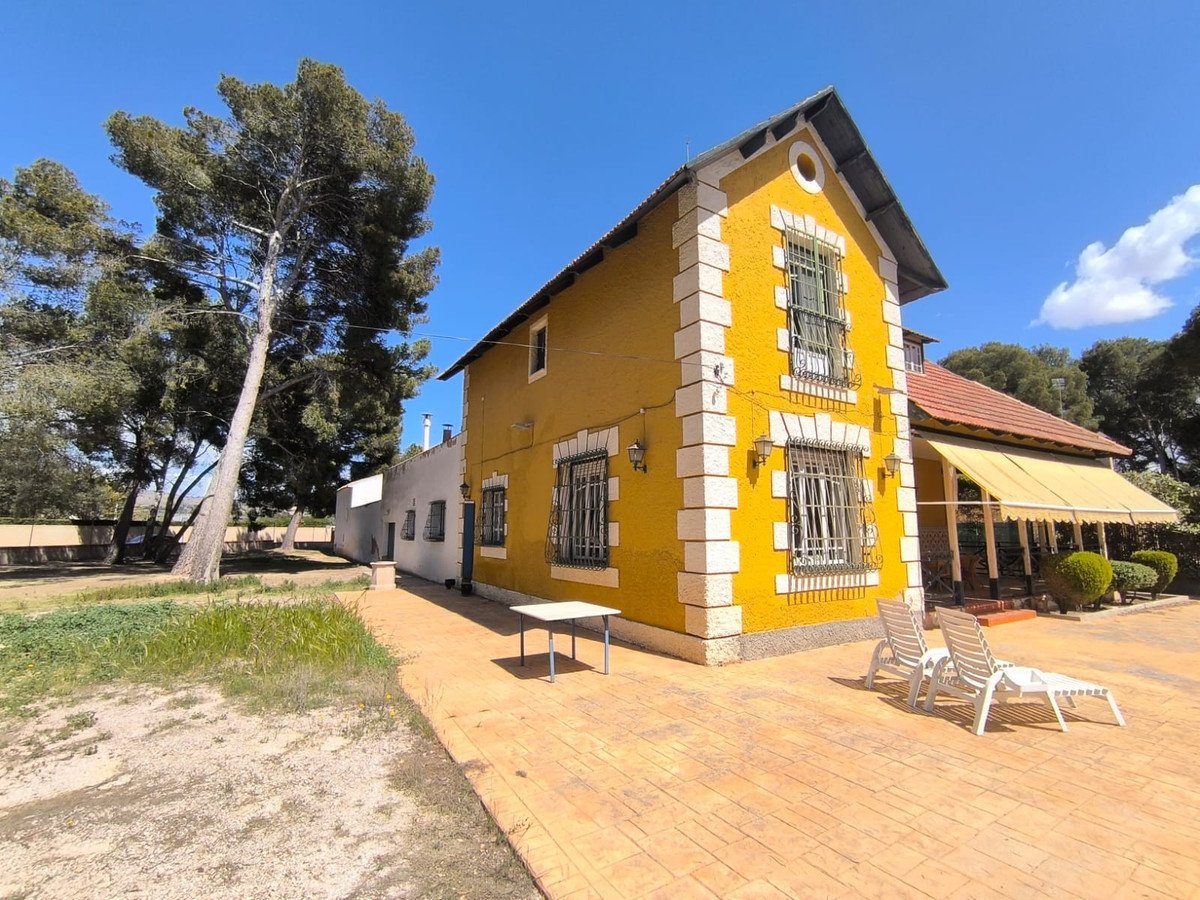 7 Bed Detached Villa in Yecla