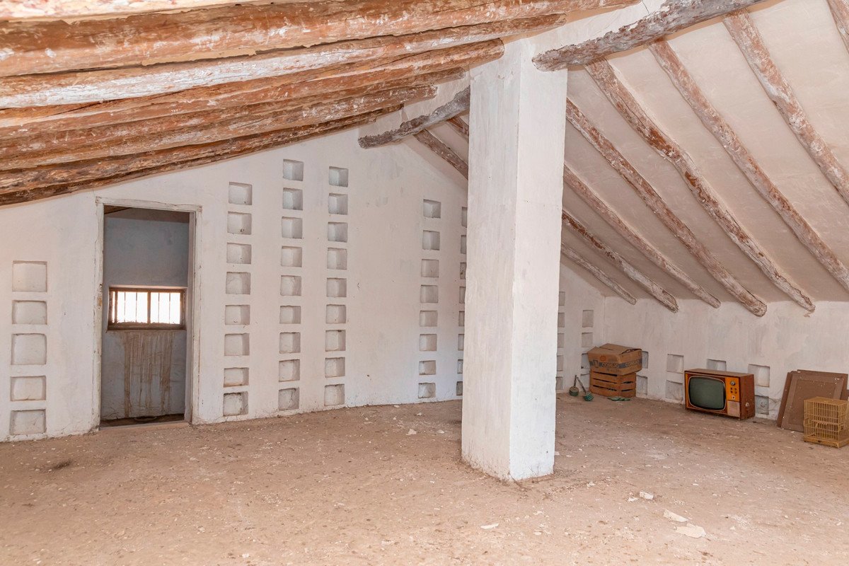 7 Bed Detached Villa in Yecla