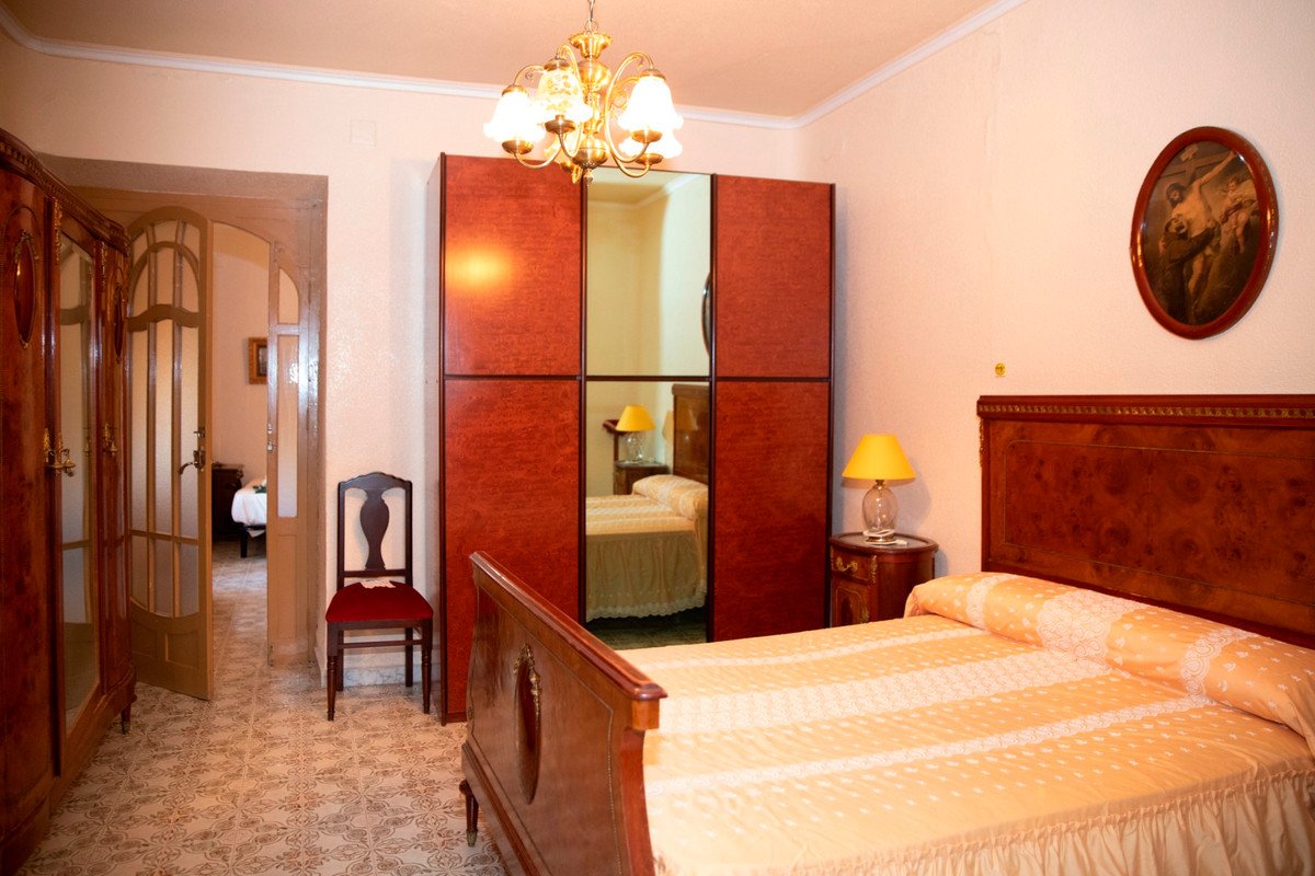 7 Bed Detached Villa in Yecla