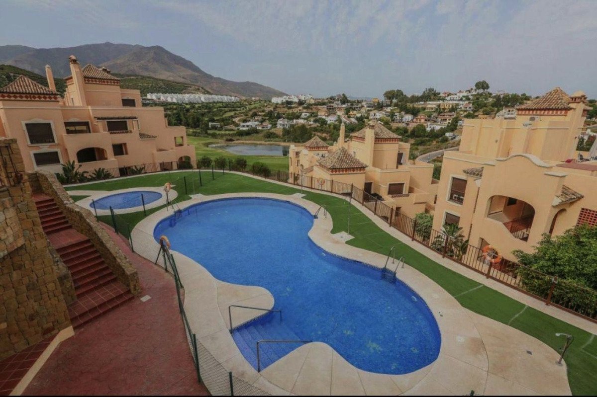 2 Bed Penthouse in Valle Romano