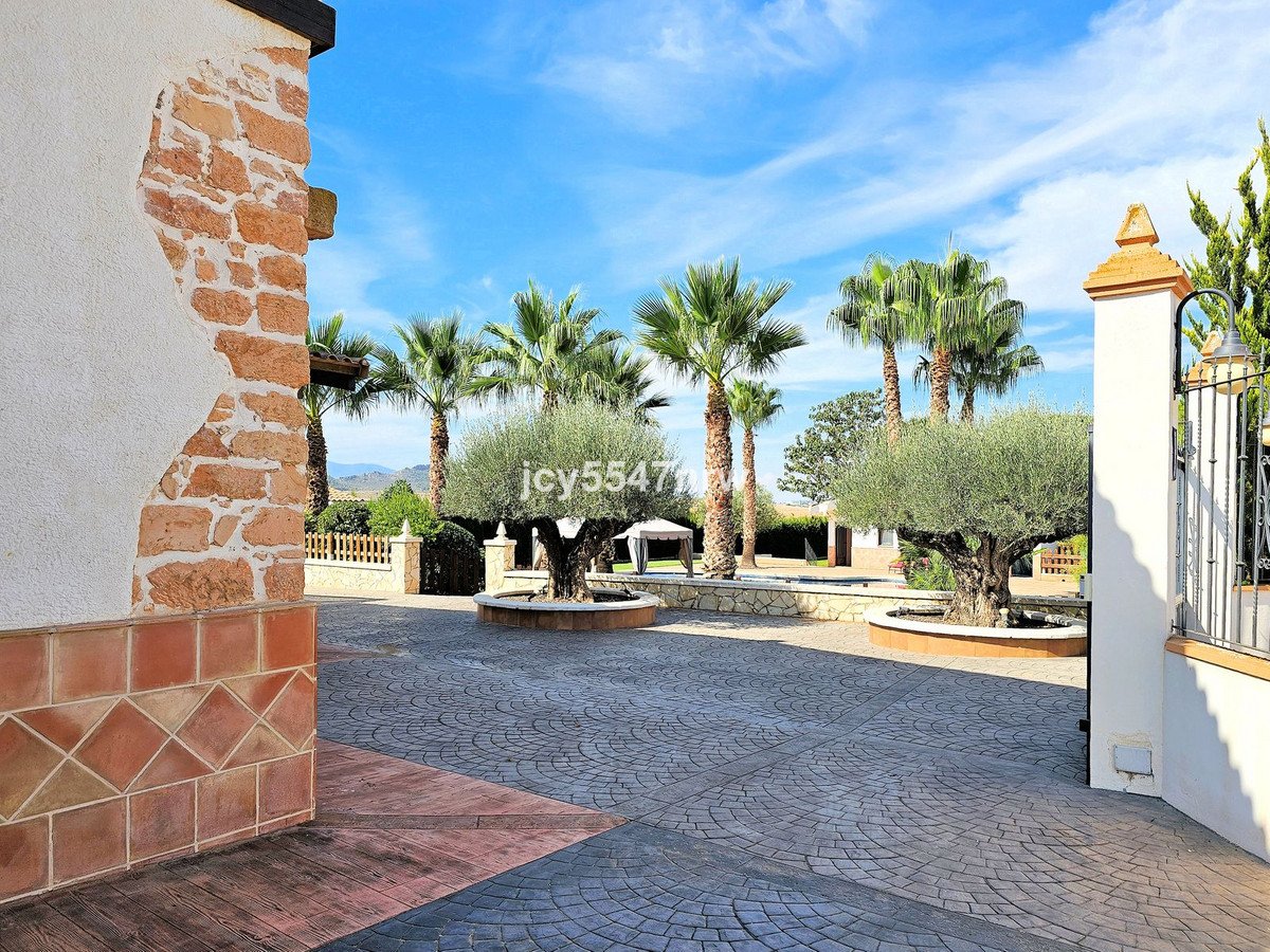 4 Bed Finca - Cortijo in Yecla