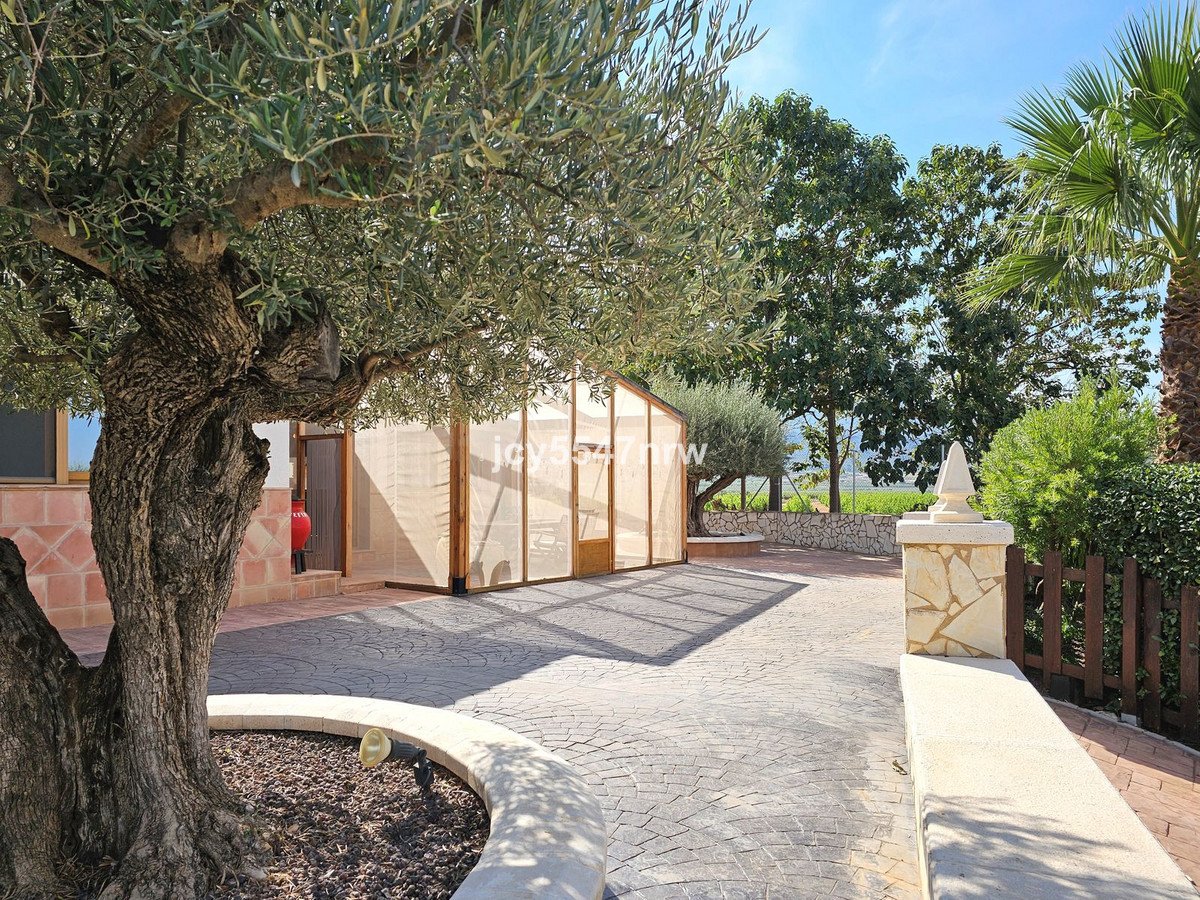 4 Bed Finca - Cortijo in Yecla
