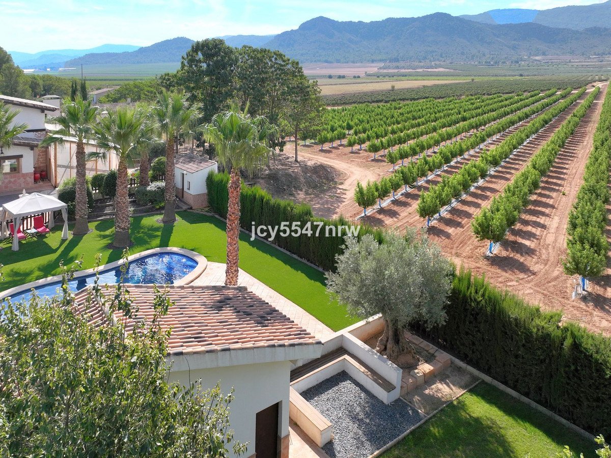 4 Bed Finca - Cortijo in Yecla