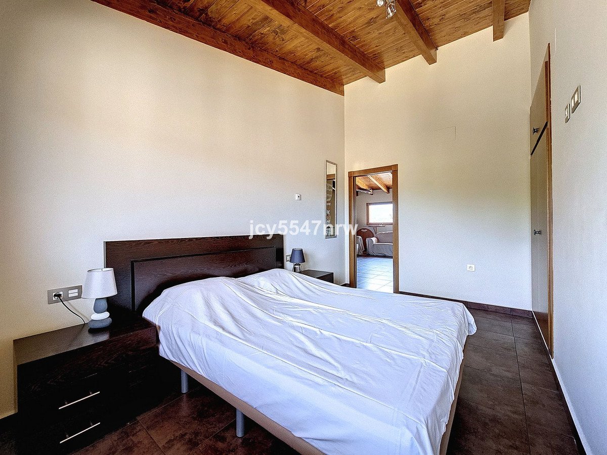 4 Bed Finca - Cortijo in Yecla